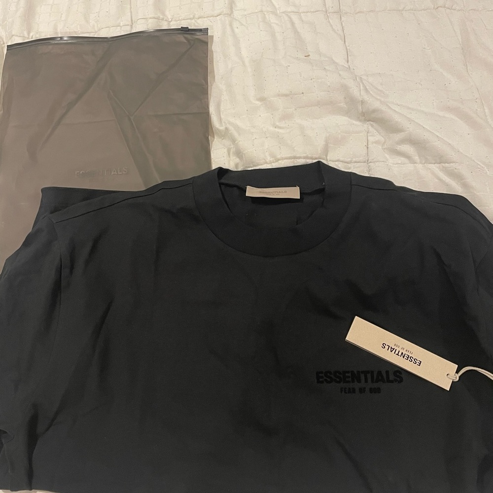 Essentials Fear Of God Stretch Limo T-Shirt
SS22 size large brand new